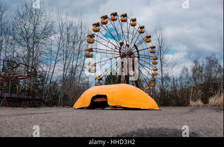 Abadonrd Riesenrad in Pripyat Geisterstadt in der Sperrzone von Tschernobyl, Ukraine Stockfoto