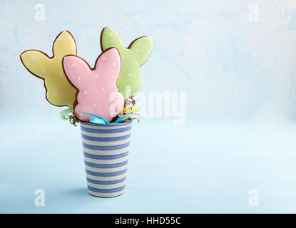 Lebkuchen in einem abisolierten Becher verziert Stockfoto