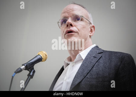 Hans-Ulrich Obrist, künstlerischer Leiter des Londoner Serpentine Galerien. DLD Breakfast in London. Zum zehnten Jubiläum der Serpentine Marathon-Serie auf der Zaha Hadid entworfen Magazin Restaurant. London, UK. Stockfoto