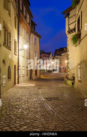 Morgendämmerung in der Altstadt von Colmar, Elsass, Frankreich. Stockfoto