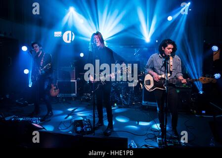 Die Amazonen treten live auf Radio 1 Future Festival live-Mitschnitt in Maida Vale Studios in London. Foto: Dienstag, 17. Januar 2017. Bildnachweis sollte lauten: David Jensen/PA Archiv Stockfoto