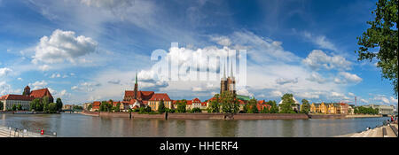 Breslauer Dom, alte polnische Stadt. Wroclaw allgemeine Stadtbild bei Nacht mit Odra River und Kathedrale. Stockfoto