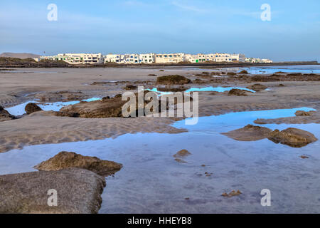 Playa de Famara, Caleta de Famara, Teguise, Lanzarote, Kanarische Inseln, Spanien Stockfoto