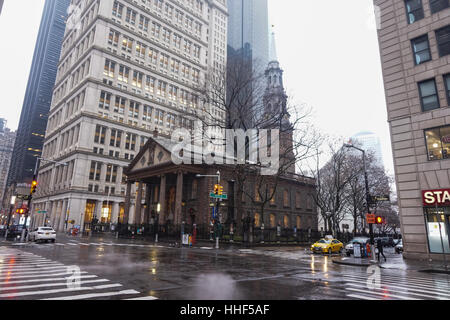 St. Pauls-Kapelle der Dreifaltigkeitskirche Wall Street am Broadway in New York Stockfoto