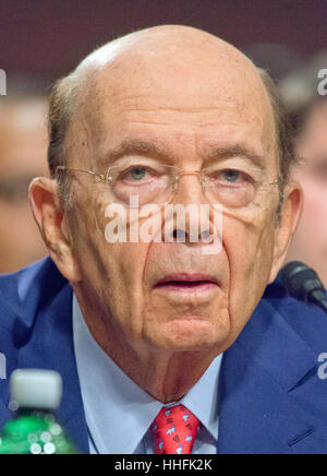 Washington DC, USA. 18. Januar 2017. Wilbur L. Ross, Jr. bezeugt vor dem United States Senate Committee on Handel, Wissenschaft und Verkehr über seine Nominierung als U.S. Secretary Of Commerce auf dem Capitol Hill in Washington, DC auf Mittwoch, 18. Januar 2017 zu dienen. Bildnachweis: MediaPunch Inc/Alamy Live-Nachrichten Stockfoto