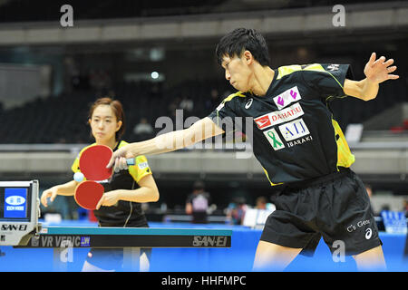 Tokio, Japan. 18. Januar 2017. Kasumi Ishikawa und Maharu Yoshimura an alle Japan Tischtennis Meisterschaften Mixed-Doppel Viertelfinale am Tokyo Metropolitan Gymnasium, Tokio, Japan. Bildnachweis: AFLO SPORT/Alamy Live-Nachrichten Stockfoto