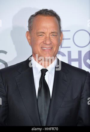 Los Angeles, Kalifornien, USA. 18. Januar 2017. Schauspieler Tom Hanks bei den 2017 People Choice Awards am Microsoft Theatre in L.A. Live.   Bildnachweis: Sarah Stewart/Alamy Live-Nachrichten Stockfoto