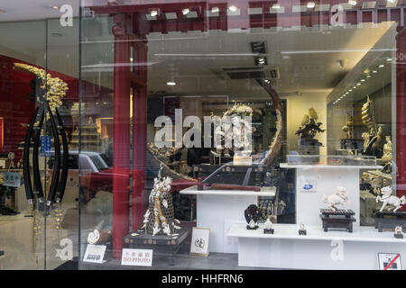 Elfenbein Shop Verkauf von Elfenbein in Hongkong, China. Stockfoto