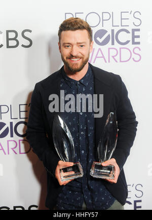 Los Angeles, USA. 18. Januar 2017. Justin Timberlake stellt mit den Auszeichnungen für männliche Lieblingssänger und Lieblingslied von der Menschen Choice Awards am Microsoft Theater in Los Angeles, USA, 18. Januar 2017 (kann nicht das Gefühl aufhören). Bildnachweis: Zhang Chaoqun/Xinhua/Alamy Live-Nachrichten Stockfoto