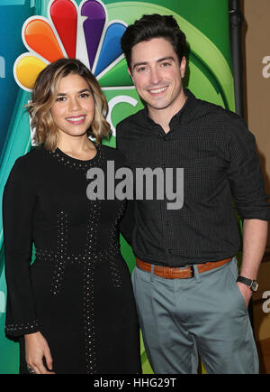 Pasadena, Kalifornien, USA. Januar 2017. Amerika Ferrera, Ben Feldman. 2017 NBCUniversal Winter Press Tour im Langham Huntington Hotel. Quelle: F. Sadou /Alamy Live News Stockfoto