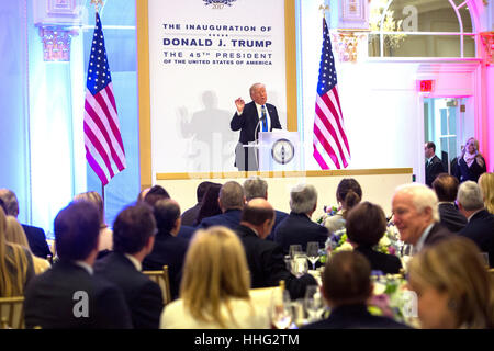 Maryland, USA. 19. Januar 2017. Gewählter Präsident der Vereinigten Staaten Donald J. Trump spricht mit republikanischen Führung im Trump International Hotel in Washington, DC, 19. Januar 2017 am Tag vor seiner Vereidigung als 45. Präsident der Vereinigten Staaten. Bildnachweis: Dpa picture Alliance/Alamy Live News Stockfoto