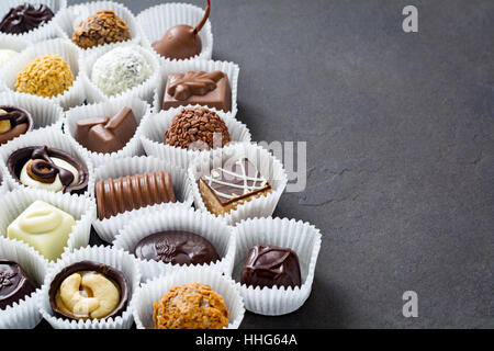 Gourmet-Schokolade Trüffel, feinen Pralinen und Bonbons. Platz für Text kopieren Stockfoto