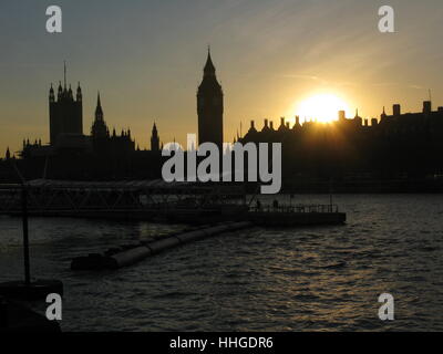 Sonnenuntergang über dem Embankment, London Stockfoto