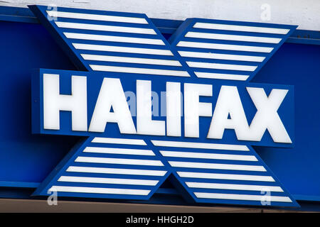 NORWICH, UK - 17. Januar 2017: Das Zeichen an der Außenseite eine Halifax Bank-Filiale in der Innenstadt von Norwich am 17. Januar 2017. Stockfoto