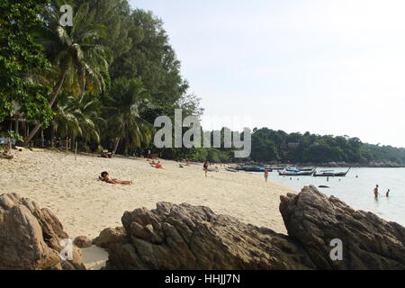 Sunset Beach auf Koh Lipe, Thailand Stockfoto