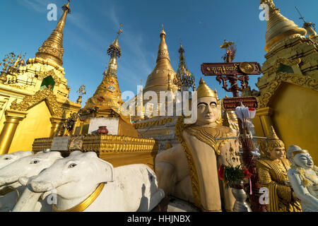 Shwedagon-Pagode in Yangon oder Rangun, Myanmar, Asien Stockfoto