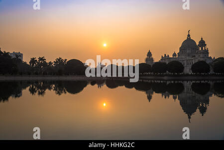 Victoria Memorial - indische historischen architektonischen Gebäude Denkmal und Museum bei Sonnenaufgang. Stockfoto