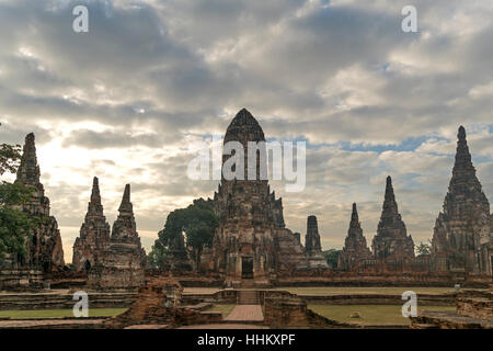 Buddhistischer Tempel Wat Chaiwatthanaram, Ayutthaya Historical Park, Thailand, Asien Stockfoto