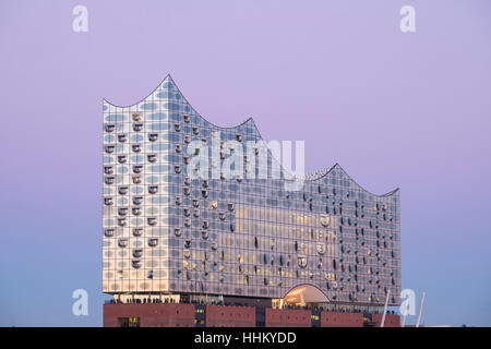 Elbphilharmonie, Hamburg, Deutschland; Ansicht des neuen Opernhauses der Elbphilharmonie in Hamburg, Deutschland. Stockfoto