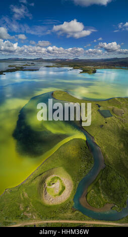 Luftaufnahme des Skutustadagigar, Pseudocrater, See Myvatn, Island. Stockfoto