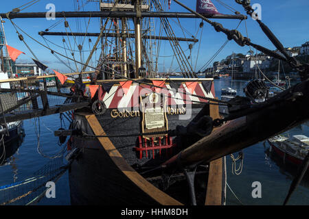 Brixham ein kleines Fischerdorf und Zivilgemeinde im Stadtteil Torbay in der Grafschaft Devon, Boote im Hafen von Brixham, sou Stockfoto