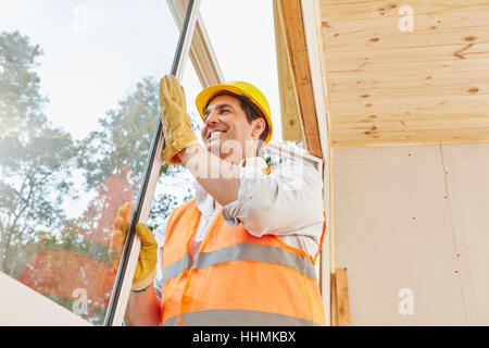 Fenster-Bauarbeiten im woodhouse Stockfoto