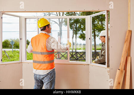 Fenster glaziery Bauprozess für woodhouse Stockfoto