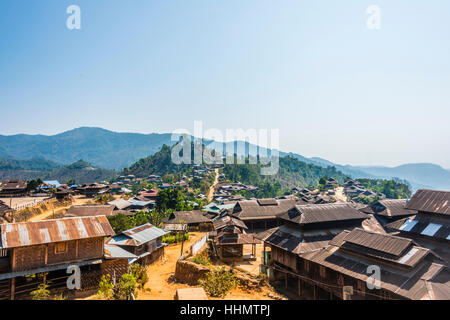 Ansicht des Bergdorfes, Palaung Bergvolk, Palaung Dorf, Kyaukme, Shan State in Myanmar Stockfoto