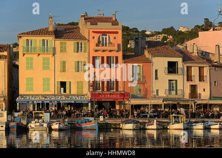 Häuser, Port de Cassis Harbour, Cassis, Provence-Alpes-Côte d ' Azur, Frankreich Stockfoto