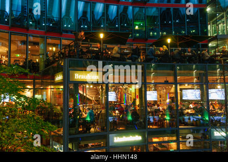 Berlin: Restaurant im Sony-Center am Potsdamer Platz, Berlin, Deutschland Stockfoto