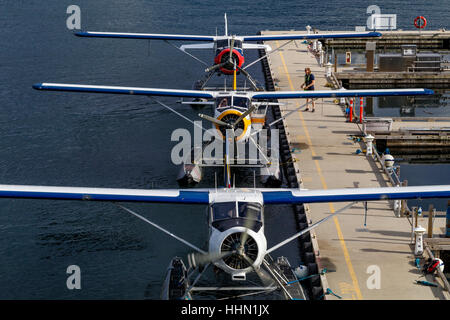 Harbour Air Wasserflugzeuge festgemacht an der Vancouver Harbour Flight Center, British Columbia, Canada. Stockfoto