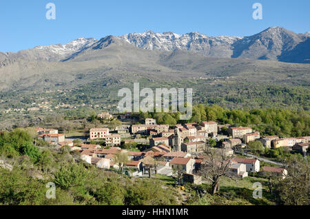 Bergdorf mitten in Corsica Stockfoto