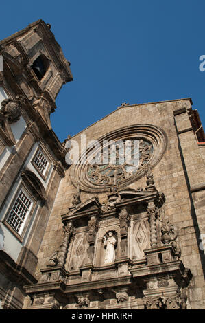 Porto, Portugal: Details der Igreja de São Francisco und der nahe gelegenen Palacio da Bolsa, der Palast von der Börse Stockfoto