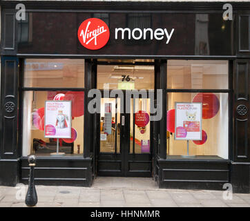 Virgin Money Bank-Filiale im Stadtzentrum von Durham im Nordosten Englands Stockfoto