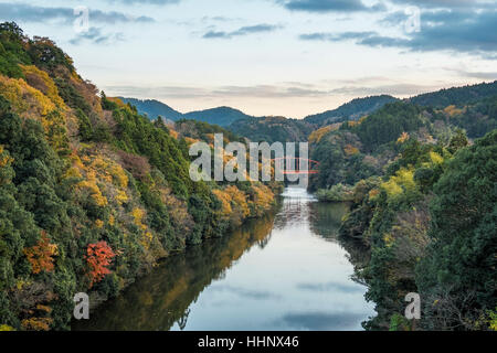 Kameyama Brücke im Herbst, Chiba, Japan Stockfoto