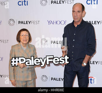 Beverly Hills, ca, USA. 11. Sep, 2017. Linda Hunt und Miguel Ferrer an der 11. jährliche PaleyFest fallen Vorschau von Univision des "NCIS: Los Angeles am Paley Center for Media in Beverly Hills. Bildnachweis: Pgsk/Medien Punch/Alamy Live-Nachrichten Stockfoto