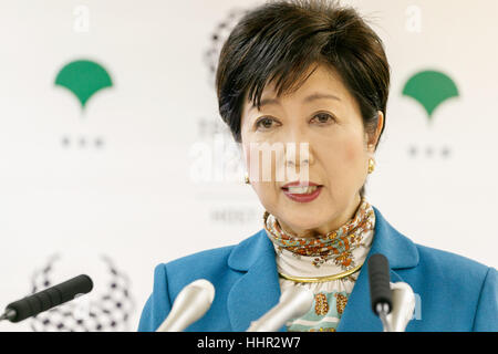 Tokio, Japan. 20. Januar 2017. Tokyo Gouverneur Yuriko Koike hält eine Pressekonferenz in Tokio Regierungsgebäude am 20. Januar 2017 in Tokio, Japan. Koike angekündigt, dass sie die rechtlichen Verbindlichkeiten der ehemalige Gouverneur Shintaro Ishihara über die Kontroverse über die Verlagerung der Tsukiji-Fischmarkt zu untersuchen. Bildnachweis: Rodrigo Reyes Marin/AFLO/Alamy Live-Nachrichten Stockfoto