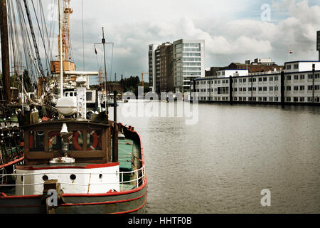 Der Hafen und seine Umgebung in Harburg bei Hamburg/Deutschland Stockfoto