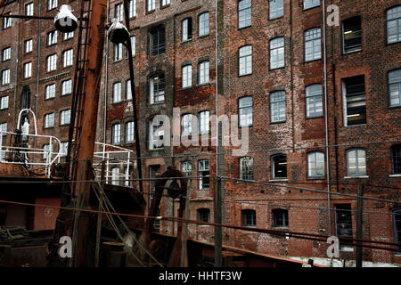 Der Hafen und seine Umgebung in Harburg bei Hamburg/Deutschland Stockfoto