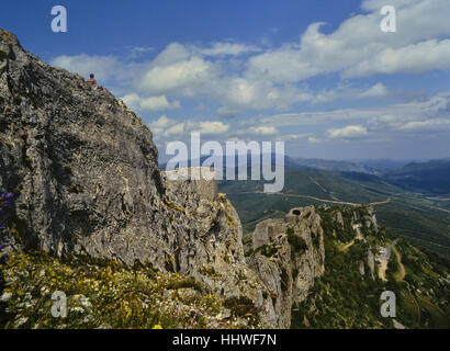 Chateau de Peyrepertuse, Französisch Pyrénées in der Ortschaft Duilhac-sous-Peyrepertuse, Département Aude, Frankreich Stockfoto