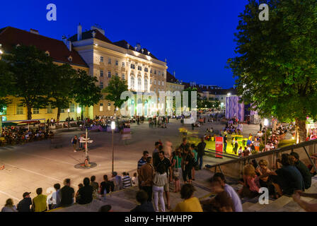 Wien, Wien: MuseumsQuartier; Innenhof mit Erlach Wing, 07., Wien, Österreich Stockfoto