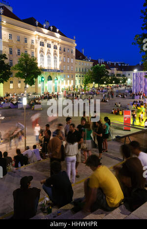 Wien, Wien: MuseumsQuartier; Innenhof mit Erlach Wing, 07., Wien, Österreich Stockfoto