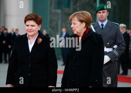 Beata Szydlo, BKin Angela Merkel - Empfang Mit Militaerischen Ehren - Treffen der dt. Bundeskanzlerin Mit der Polnischen Ministerpraesidentin, Bundesk Stockfoto