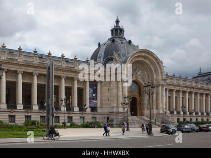 Petit Palais, entworfen von französischen Architekten Charles Girault im Stil der Beaux-Arts in Paris, Frankreich. Stockfoto