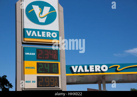 Valero Tankstelle zeigt niedrige Gaspreise. Stockfoto