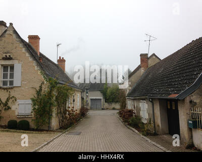 Ruhigen Straße im schönen Dorf von Chedigny, Loiretal, Frankreich Stockfoto