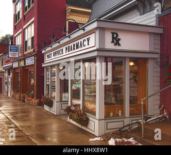 Saranac Lake, New York, USA. 19. Januar 2017. Das schöne kleine Dorf Saranac Lake, New York, von der öffentlichen Straße erschossen Stockfoto