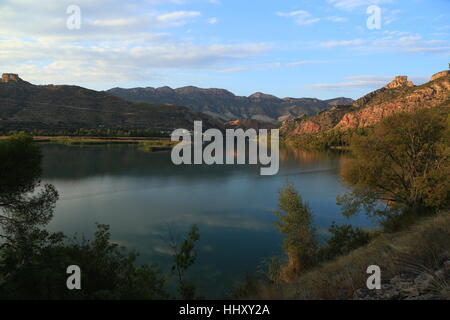 Wandern rund um See Sant Llorenc de Montgai Stockfoto