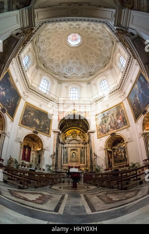 Rom. Italien. Innenraum der Kirche Santa Maria della Pace. Stockfoto