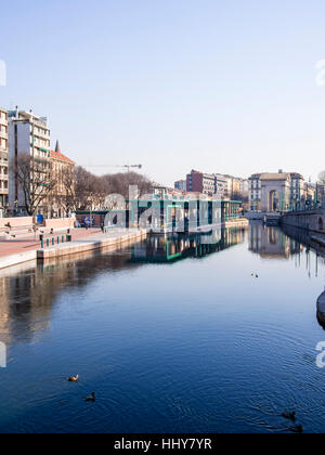 Milano, Navigli Gegend im Winter, Darsena, Stadthafen, von Leonardo da Vinci, neu erbaute 2015 Stockfoto